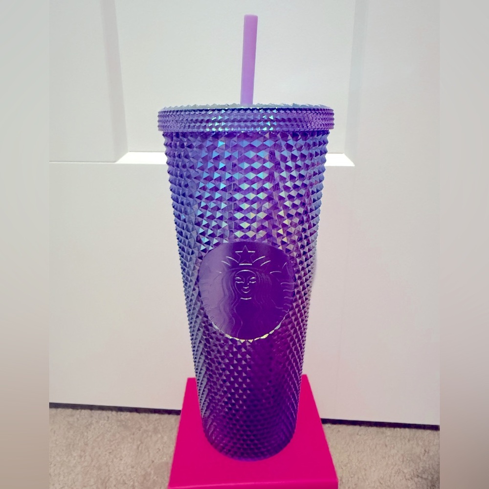 Rare, Brand new Starbucks 2022 Purple Oil-Slicked Venti Tumbler